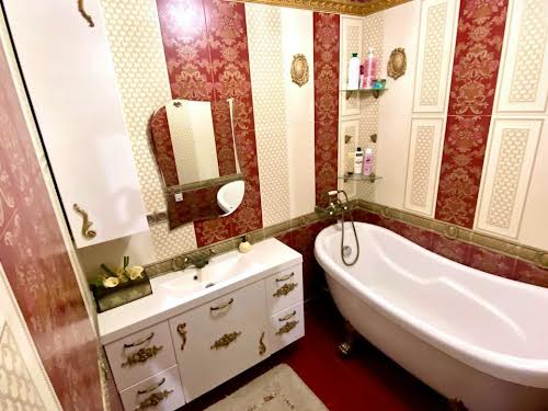 квартира за адресою Привокзальна вул., 8