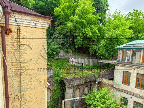 квартира по адресу Андреевский спуск, 11