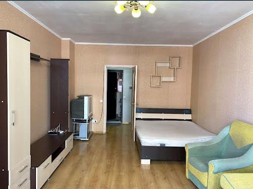 квартира за адресою Середня вул., 24