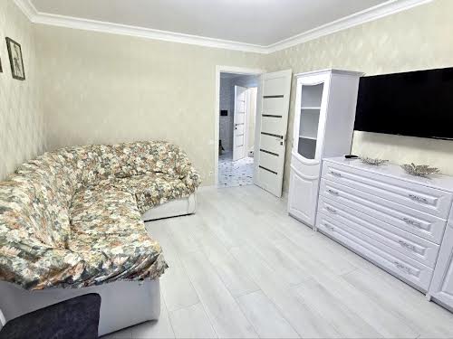 квартира за адресою Євгена Чикаленка вул., 74