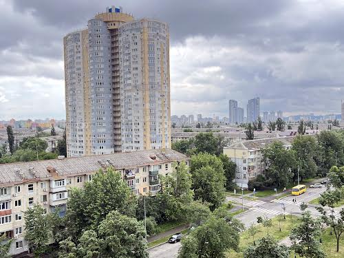 квартира за адресою Верховної Ради бульв., 19