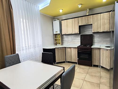квартира за адресою Степана Бандери вул., 40/1а
