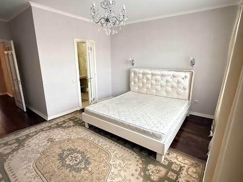 квартира за адресою Тролейбусна вул., 32