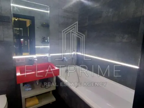 квартира за адресою Регенераторна вул., 4
