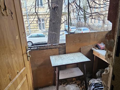 комерційна за адресою Одеська вул., 14