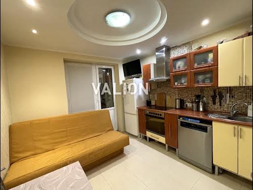 квартира за адресою Анни Ахматової вул., 35