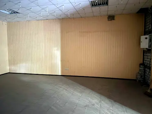 комерційна за адресою Різдвяна вул., 50