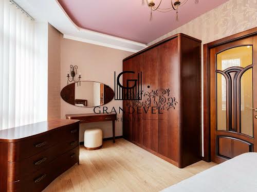 квартира за адресою Лобановського, 28