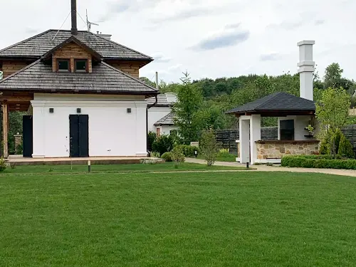 дом по адресу лісова