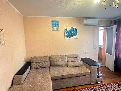 квартира за адресою Космонавтів вул., 26