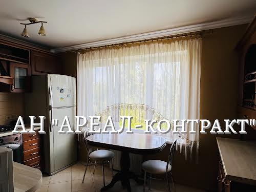 квартира по адресу Комарова ул., 27