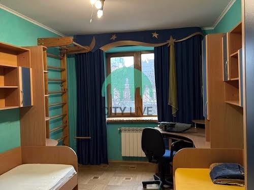квартира за адресою Карпатської Січі вул., 8