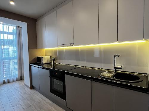 квартира по адресу Українська, 83 б