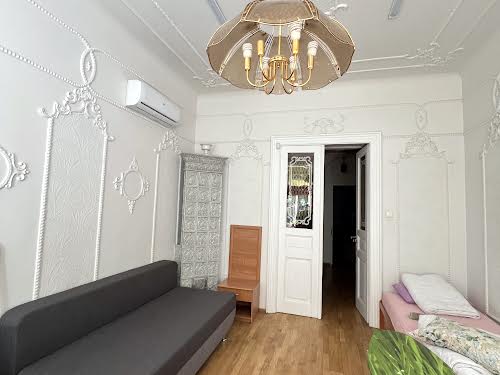 квартира за адресою Коцюбинського, 10