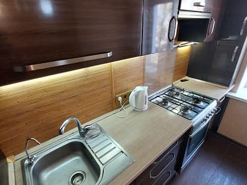 квартира за адресою Космонавтів вул., 68а