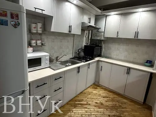 квартира за адресою Привокзальна вул., 13а