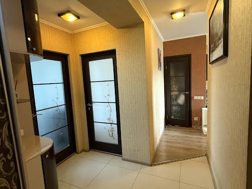 квартира за адресою Івасюка вул., 21