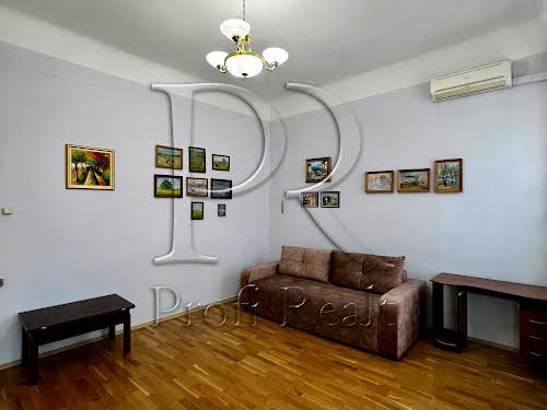 квартира за адресою Михайлівська вул., 22-Б
