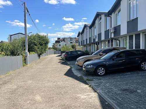 квартира по адресу Євгена Чикаленка ул. (Матросова), 8