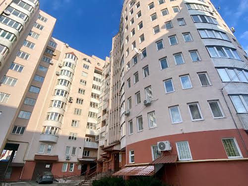 квартира за адресою Степана Бандери просп., 70