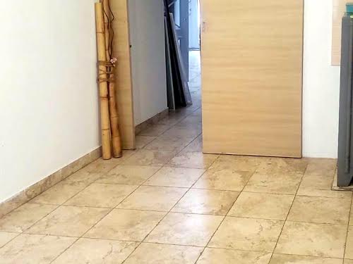 комерційна за адресою Небесної Сотні вул. (Івана Стасюка), 23
