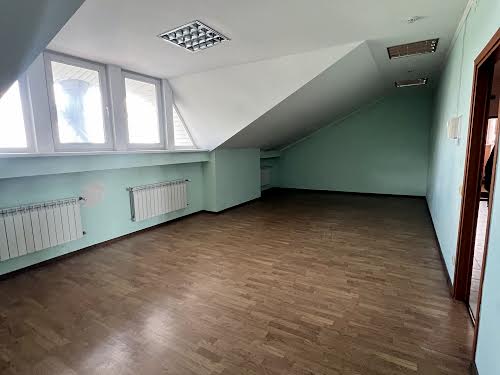 комерційна за адресою Зелена вул., 131