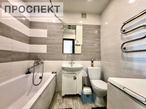 квартира за адресою Свободи просп. (Прокоф'єва), 49