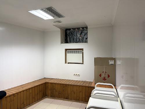 комерційна за адресою Дмитра Вітовського вул. (), 16