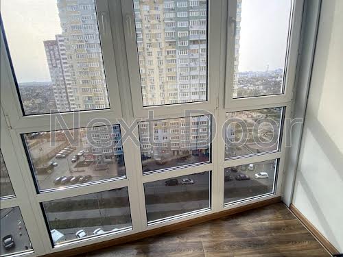 квартира за адресою Софії Русової вул., 7