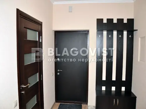 квартира за адресою Анни Ахматової вул., 22