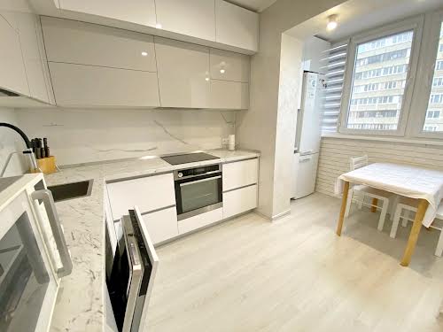 квартира за адресою Автозаводська вул., 81