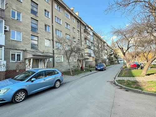 квартира за адресою Карпатська вул., 2