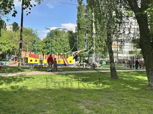 квартира за адресою Олега Мудрака вул. (Генерала Наумова), 33