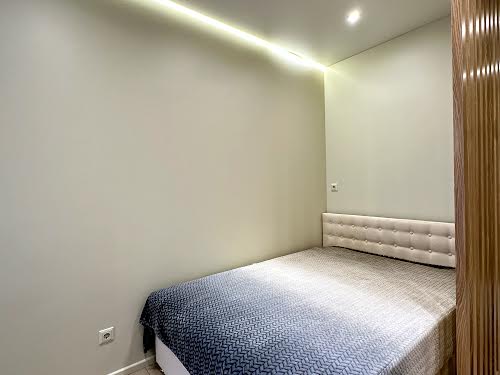 квартира за адресою Сім'ї Кульженків вул. (Петра Дегтяренка), 37