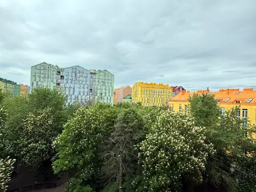 квартира за адресою Регенераторна вул., 4
