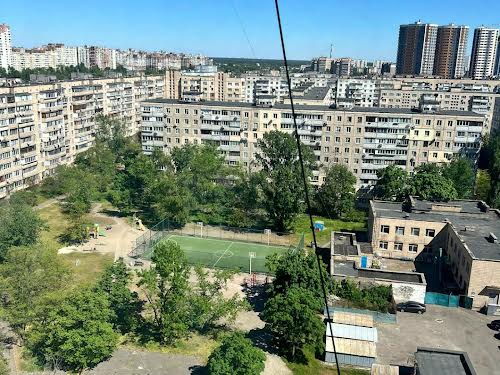 квартира за адресою Романа Шухевича просп. (Генерала Ватутіна), 2