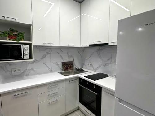 квартира за адресою Космічна вул., 5