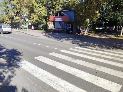 комерційна за адресою Козацька вул., 61/1