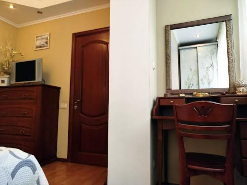 квартира за адресою Мілютенка вул., 25