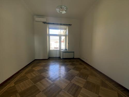 квартира за адресою Богдана Хмельницького вул., 32