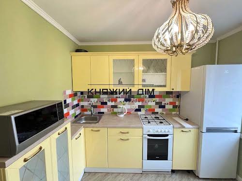 квартира за адресою Машинобудівна вул., 8