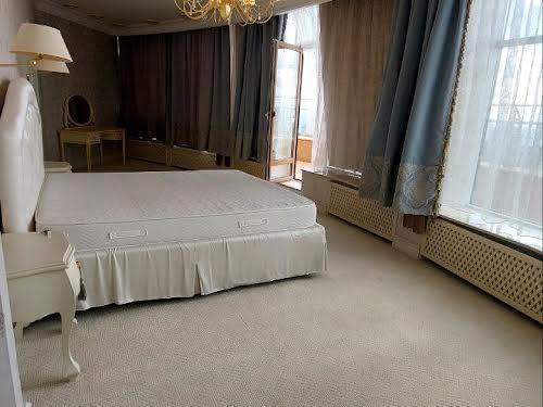 квартира за адресою 10-го Квітня пл., 33б