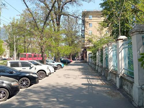 комерційна за адресою Батальйону 