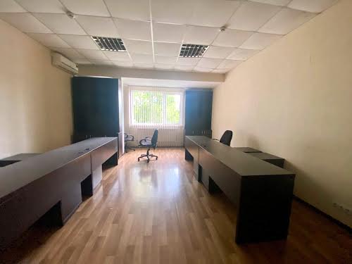 комерційна за адресою Богдана Хмельницького просп. (Героїв Сталінграда), 55