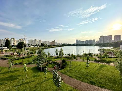 квартира по адресу Ревуцкого ул., 40г