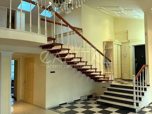 квартира за адресою Панаса Мирного вул., 8