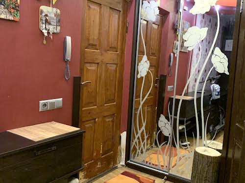 квартира за адресою Новодарницька вул., 27