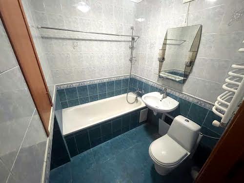квартира за адресою Листопадна вул., 5