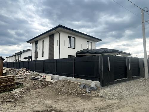 будинок за адресою Приозерна вул.