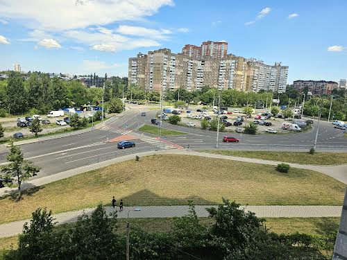 квартира за адресою Київ, Академіка Єфремова вул. (Уборевича командарма), 19а